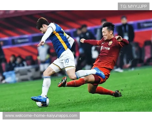 上海海港中场徐新助攻连连,球队攻势如潮